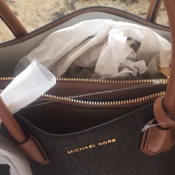 Brand new Michael Kors Handbag - Picture 7 of 8